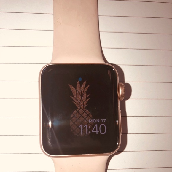 Apple Watch Series 3 gps/cellular 38mm rose gold. - Picture 3 of 7